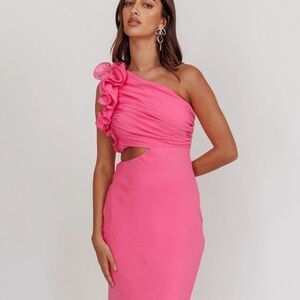 Deanna One-Shoulder Ruffle Maxi Dress Hot Pink from Selfie Leslie